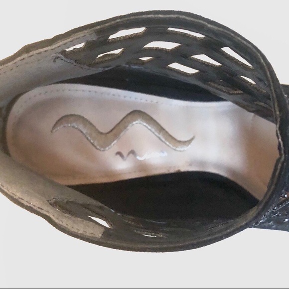 Black nima stilettos, strapped with gems on front. 4 Inch heels - Picture 4 of 4